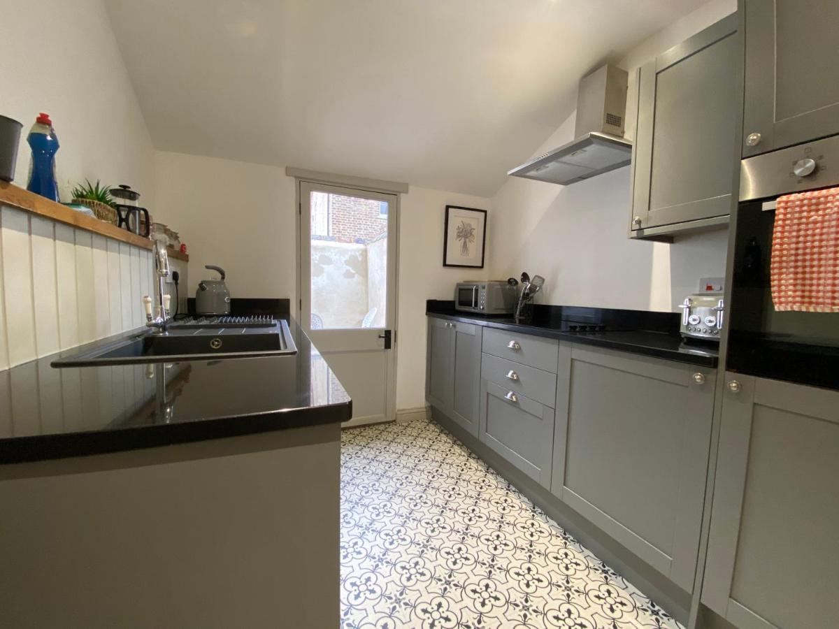Grade Ii Listed 2 Bed With Free Parking