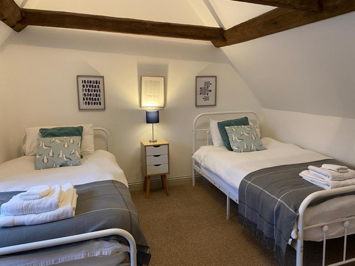 Grade Ii Listed 2 Bed With Free Parking *